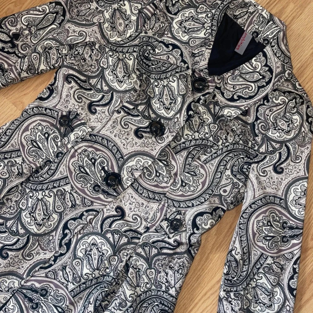 NWT ambition Paisley Print Button Up Fit and Flare Jacket / Coat Size Medium - Picture 4 of 9